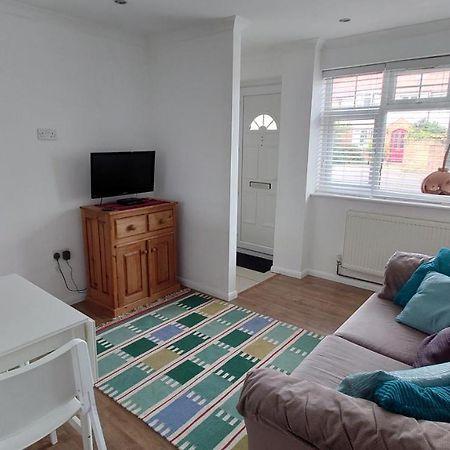 Molesey Near Hampton Court, Viking Short Stays West Molesey Exterior foto