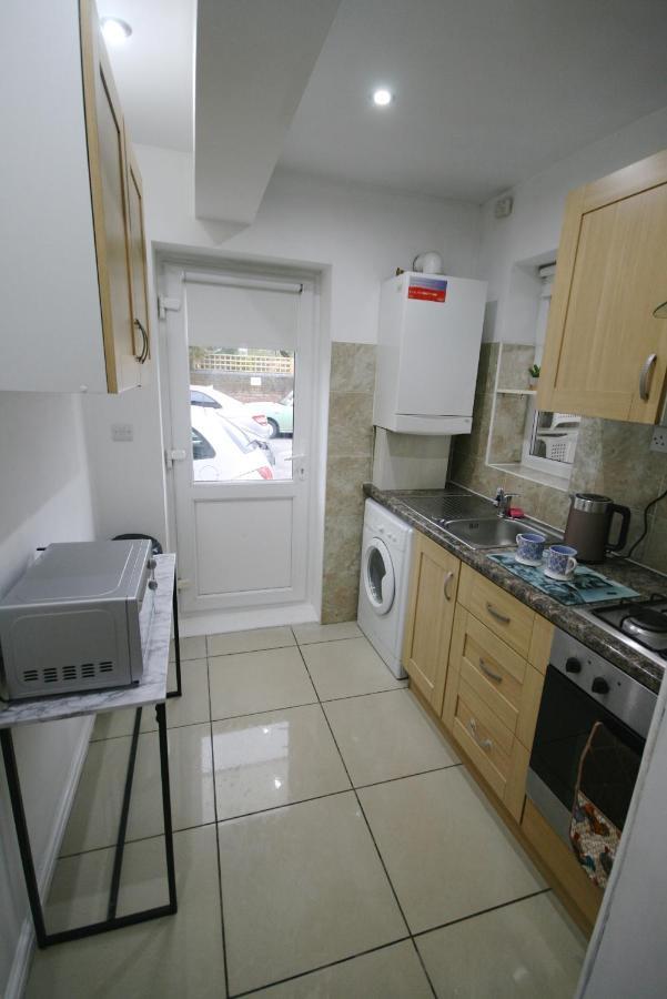 Molesey Near Hampton Court, Viking Short Stays West Molesey Exterior foto