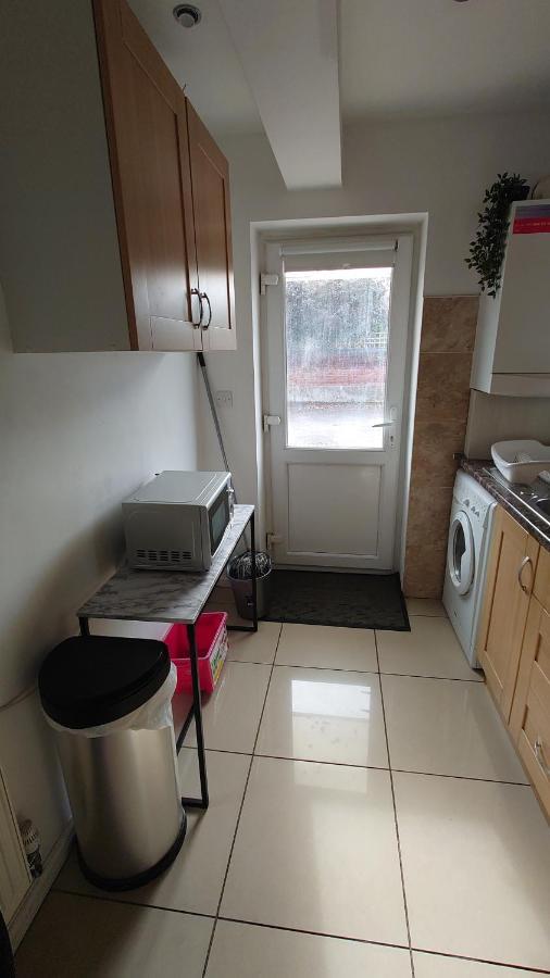 Molesey Near Hampton Court, Viking Short Stays West Molesey Exterior foto